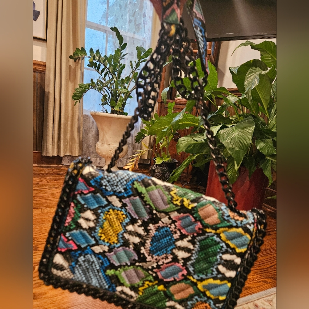 Colorful Patterned Chain Shoulder Bag